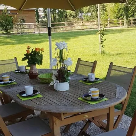 Au Bord De L'etang Avec Terrasse Privative, Parfaits Pour La Peche Et Detente En Nature - Fr-1-496-88 * Veauchette