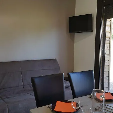 Au Bord De L'etang Avec Terrasse Privative, Parfaits Pour La Peche Et Detente En Nature - Fr-1-496-88 Holiday home