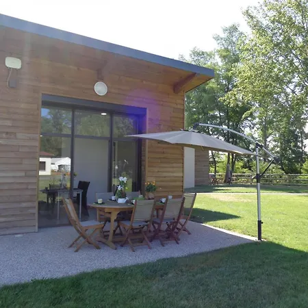 Au Bord De L'etang Avec Terrasse Privative, Parfaits Pour La Peche Et Detente En Nature - Fr-1-496-88 Veauchette